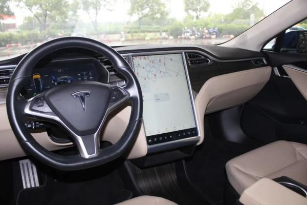 車主說車：女車主為何花70萬買一臺續航400公里的進口電動車？