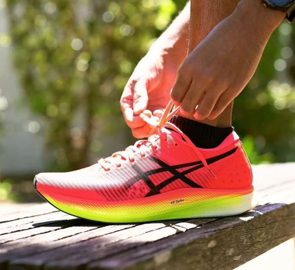 國際品牌2021跑鞋年終盤點,究竟誰是其中佼佼者? 國際品牌2021跑鞋年終盤點,究竟誰是其中佼佼者?