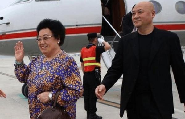 4位被富婆看上的男明星：遲重瑞與繼子相處愉快，陳振聰惦記遺產