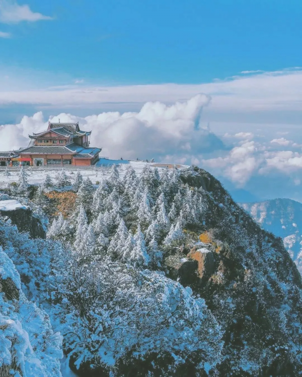 昨日大雪,來看峨眉山最真實的雪景 昨日大雪,來看峨眉山最真實的雪景