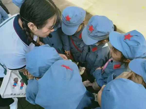 北京師範大學邯鄲附屬幼兒園走進地道戰遺址開展紅色研學 北京師範大學邯鄲附屬幼兒園走進地道戰遺址開展紅色研學