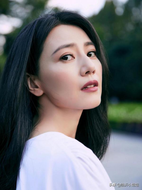 高圓圓，當之無愧的氣質女神，清新溫婉的形象，又不失高階感