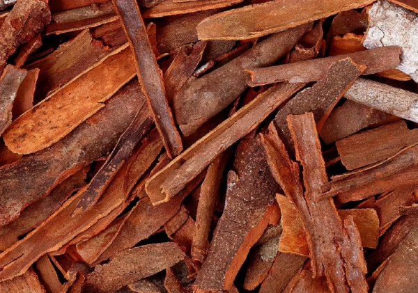 桂皮和肉桂長得很像,實際上差別很大,買的時候要看仔細了 桂皮和肉桂長得很像,實際上差別很大,買的時候要看仔細了