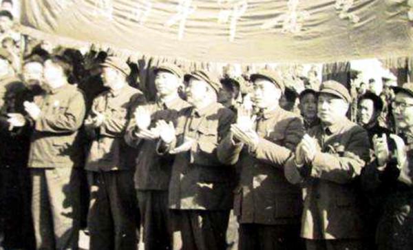 他36歲授上校，41歲升大校，56歲擔任安徽省委書記，58歲被審查