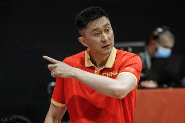 男籃12人名單出爐，郭艾倫被淘汰，五大後衛實力遠超大漂亮？