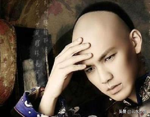 納蘭性德的一首詞，起句就含悲帶淚，最後更泣不成聲