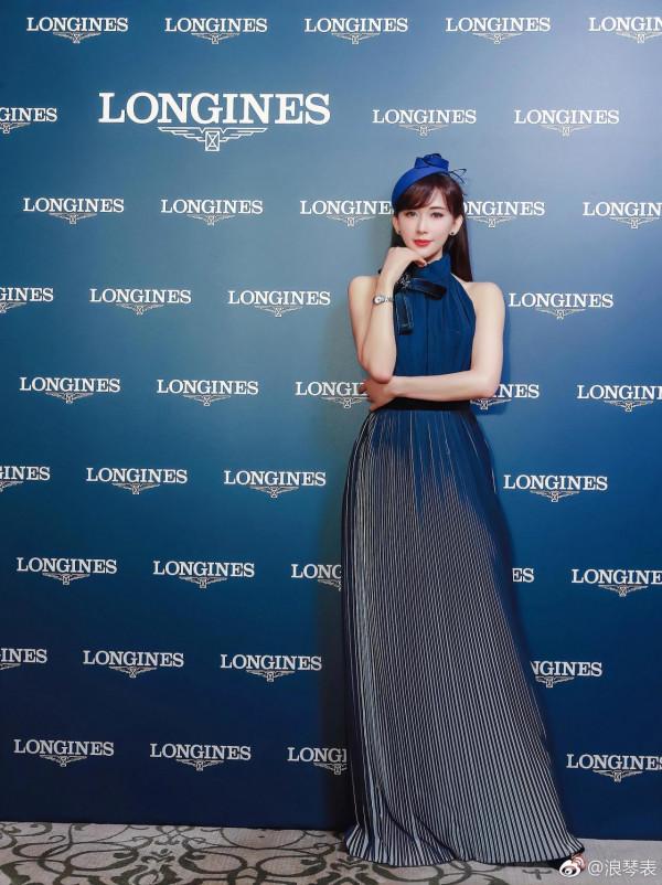 志玲姐姐近日活動圖曝光，年近五十依舊美麗如仙，宛如少女