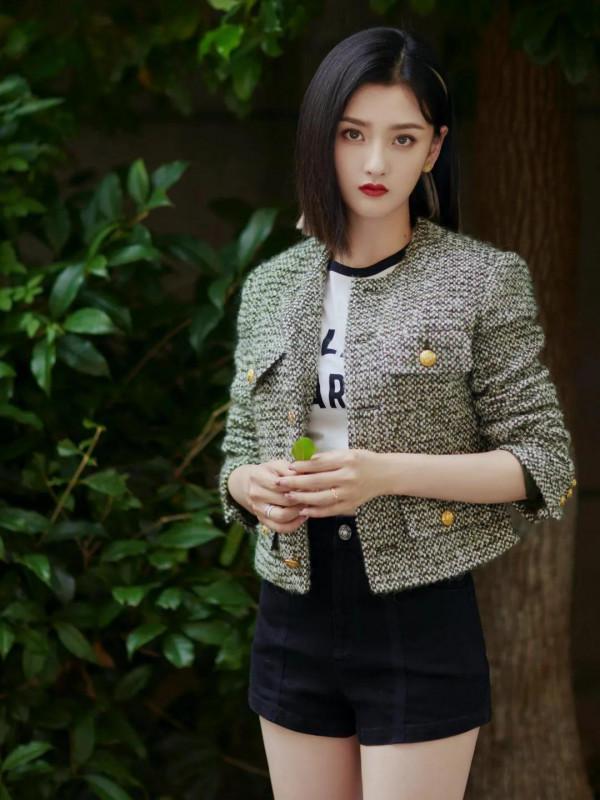 青年演員宋祖兒，恬靜可愛