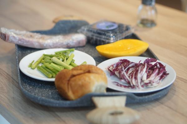 減肥也不是隻能吃菜，試試這個牛排色拉，搭配均衡還飽腹