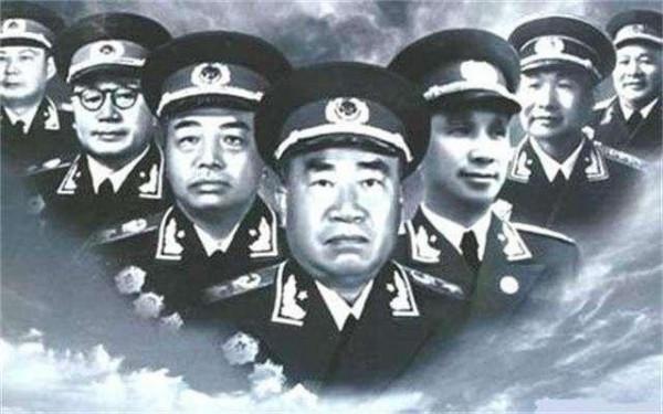 首次授銜遇難題，3000名紅軍何處去，主席霸氣敲定“紅軍不下校”