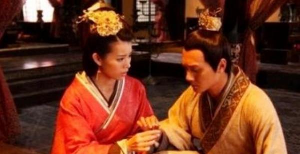 老子為了給小兒子鋪路，親手逼死大兒子，就算不死下場也不會太好