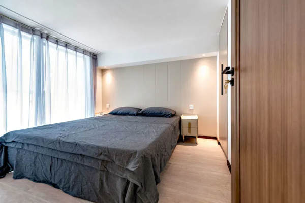 34㎡小家五臟俱全，擠出2室2廳2衛，還有學習休閒區