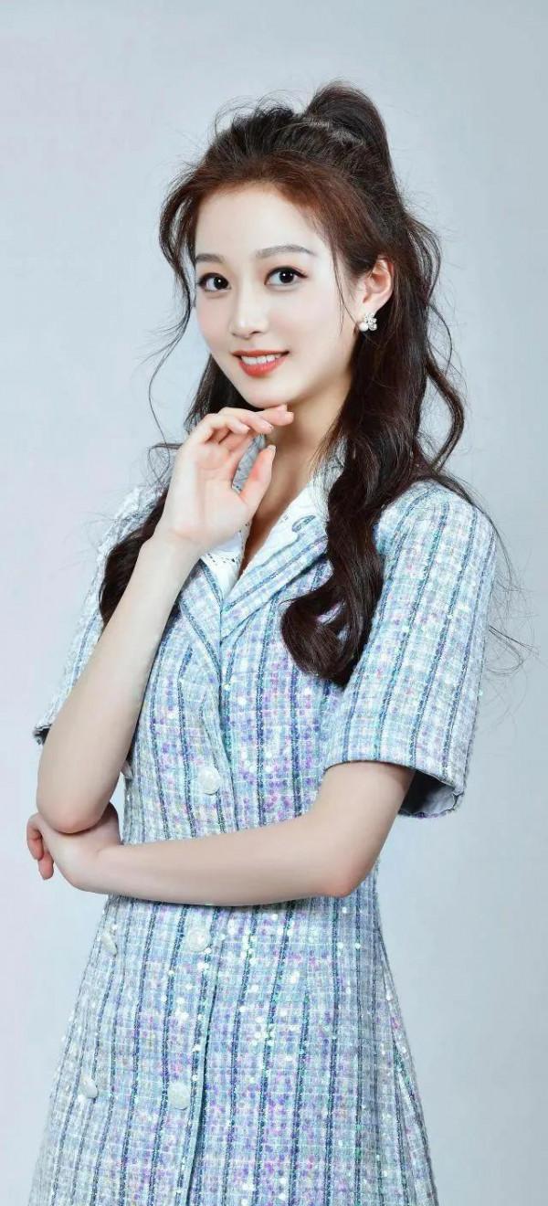 馮琳，主持界的新星