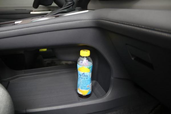 【到店實拍】外形激進，空間優秀，全系2.5L混動，豐田賽那實拍