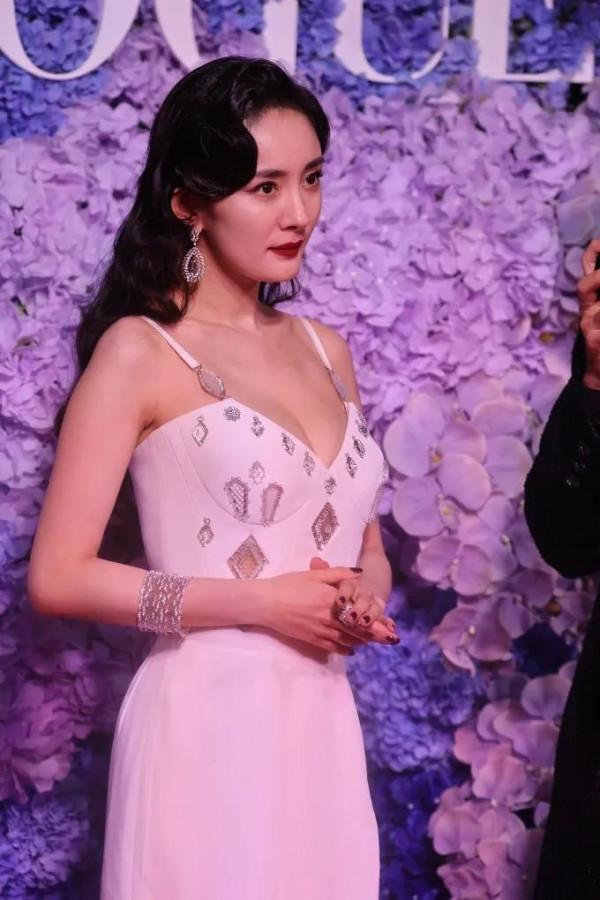 女星的時尚現場，大冪冪是必不可缺的