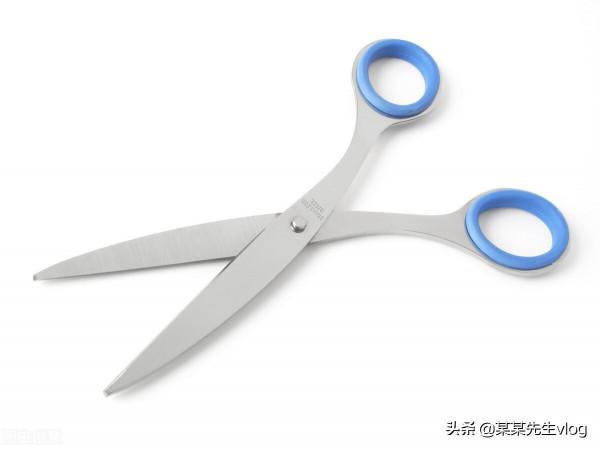 家裡再有錢,電視機旁不能放這四樣東西,快來看看你家有嗎? 家裡再有錢,電視機旁不能放這四樣東西,快來看看你家有嗎?