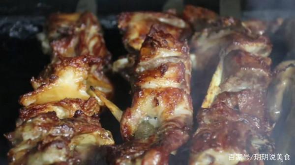 山東大叔自創美食小吃,60元一串愛吃不吃,日入一萬不收徒弟 山東大叔自創美食小吃,60元一串愛吃不吃,日入一萬不收徒弟