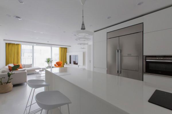 現在發現：越是裝修簡單越深得人心，套內111㎡頂層帶露臺正如此