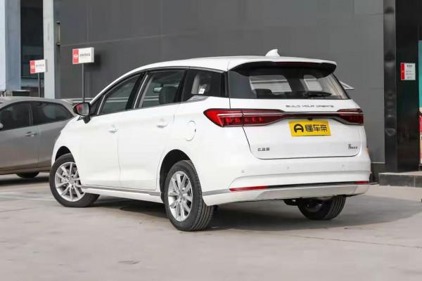 宋MAX:7座MPV,搭載1.5T+6擋手動,配置討喜,適合家用 宋MAX:7座MPV,搭載1.5T+6擋手動,配置討喜,適合家用