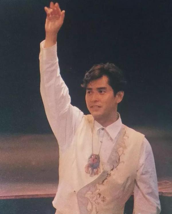 受邀央視中秋晚會的6位港星什麼來頭？偶像的偶像，成龍秒變迷弟