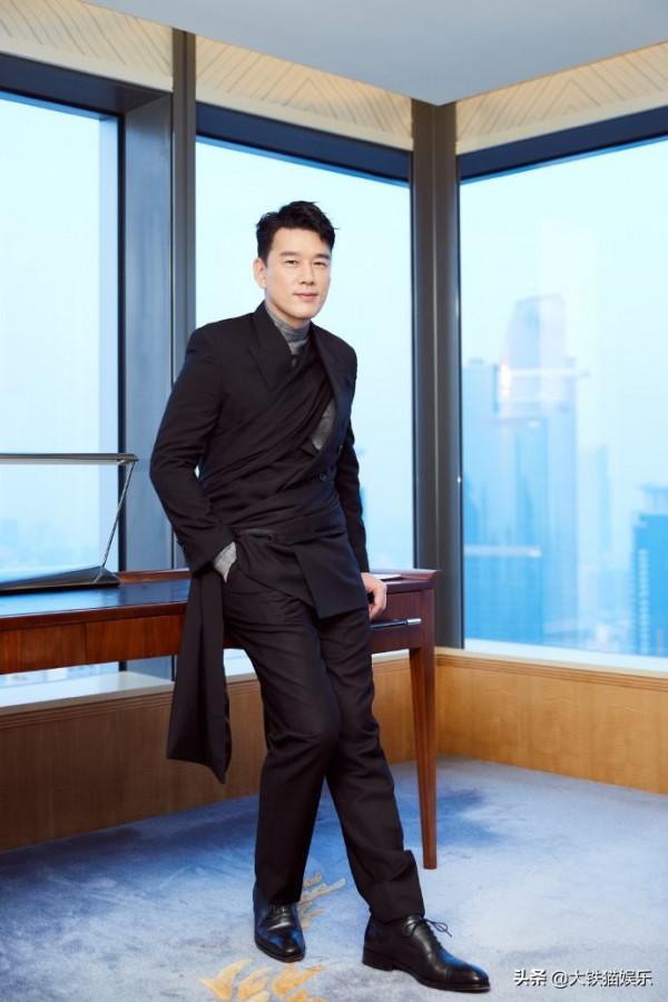 穿西裝好看的中年男星,只服這10位,大叔們帥起來真沒小鮮肉啥事 穿西裝好看的中年男星,只服這10位,大叔們帥起來真沒小鮮肉啥事