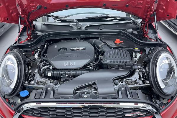 24萬買輛寶馬MINI，檢測後發現不漏油，客戶：這特喵的是假寶馬？