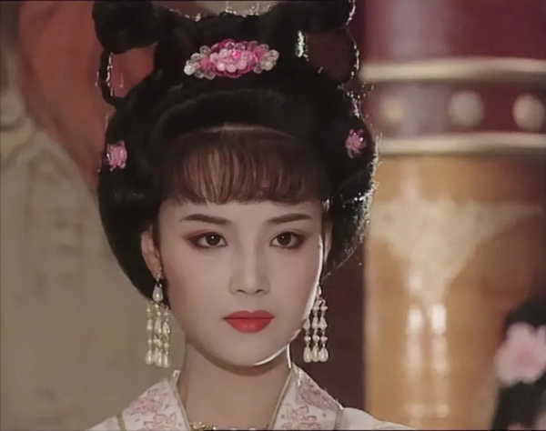 過去的美人有多天然？這6位“自然老去”的女星，99歲依舊優雅