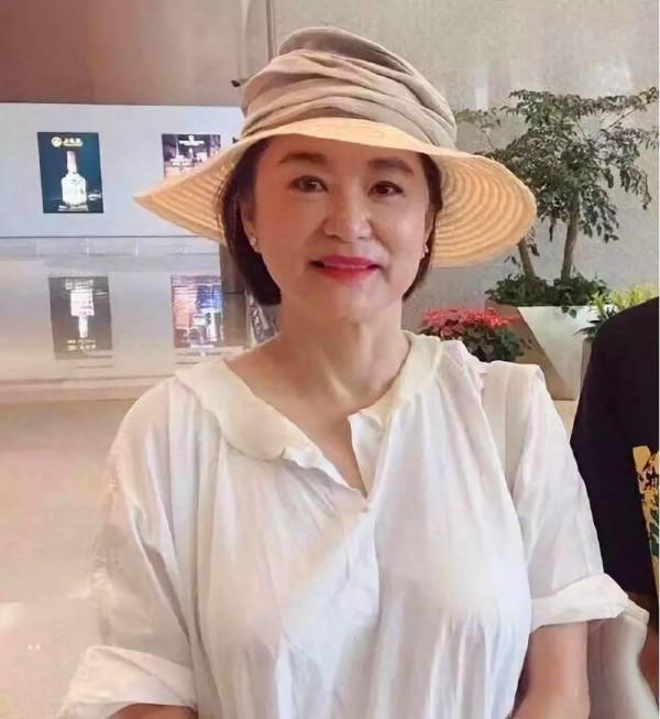 “頂級美人”的尷尬現狀：大多不願自然老去，一個比一個臉僵