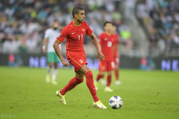 國足2-3沙特球員評分:武磊失單刀倒數第5,李鐵4歸化搏命險翻盤 國足2-3沙特球員評分:武磊失單刀倒數第5,李鐵4歸化搏命險翻盤