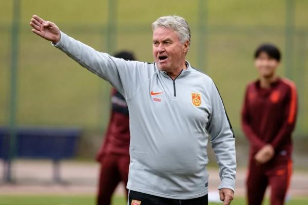 74歲退休的神奇教練,終究也玩不動中國足球 74歲退休的神奇教練,終究也玩不動中國足球