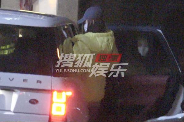 獨家：袁姍姍現身醫美中心！穿搭時髦舒適又高又瘦