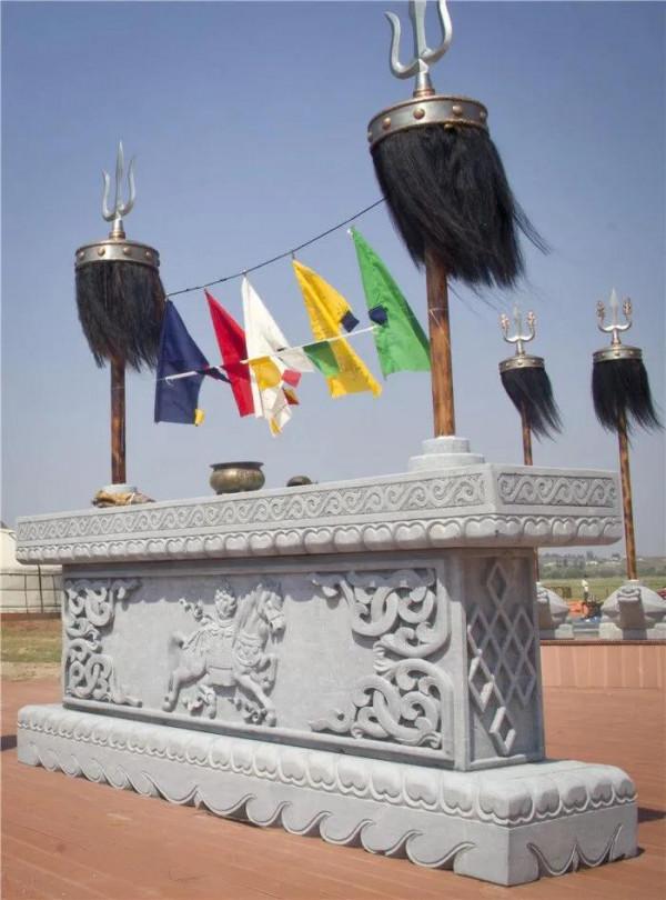 蒙古族牧民的瑪尼吽杆