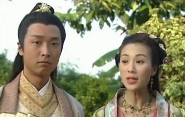 新古裝劇侮辱觀眾智商？來看看18年前的TVB劇，女扮男裝堪比整容