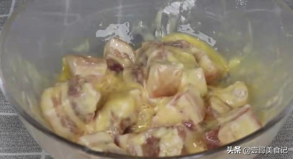 五花肉不要紅燒了，淋兩個雞蛋，教你新做法，太香了，上桌就搶光