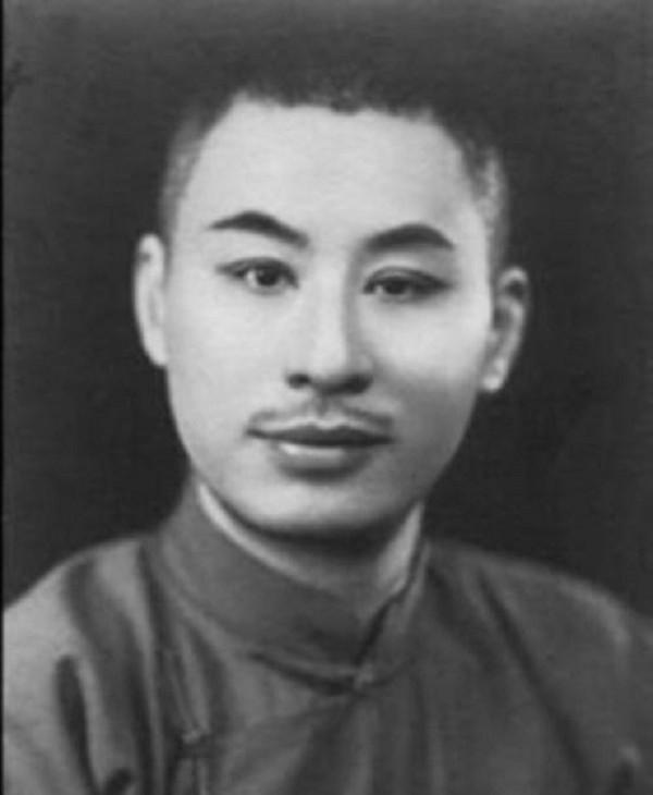 葉聖陶和胡墨林：姐弟戀到夫妻情深，妻子去世後，他獨身度日30年