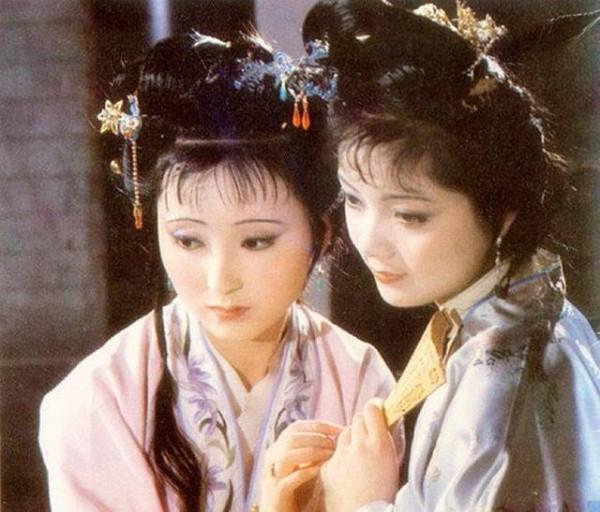 主角濾鏡真神奇,明明女配更亮眼,當年卻能洗腦自己女主最美 主角濾鏡真神奇,明明女配更亮眼,當年卻能洗腦自己女主最美