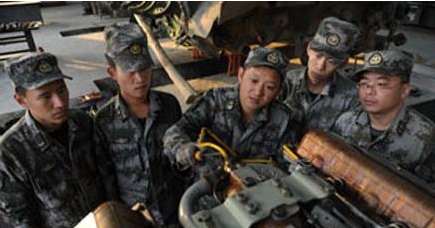 山東兵王趙宗剛，給裝甲車廠家提意見，退役後因技術過硬被返聘