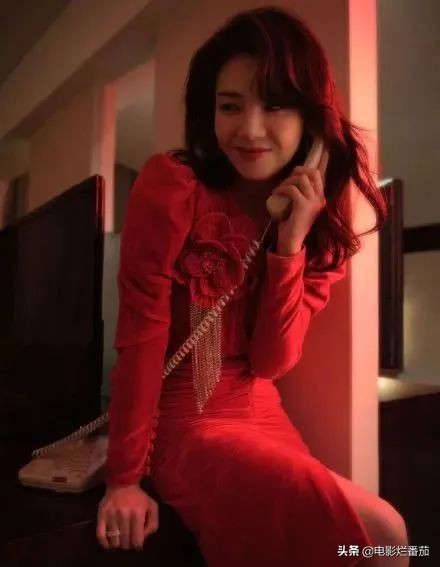 春晚時尚：馬凡舒驚豔登場，趙麗穎俏皮，鄧超被喊話代言海瀾之家