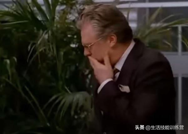 50個在電影中很常見但在現實生活中不可能出現的情節