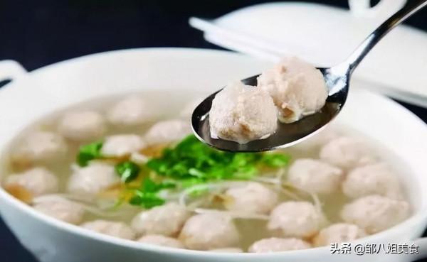 汆肉丸這麼做,肉嫩香味濃,個個煮不散,教您詳細做法,快來學 汆肉丸這麼做,肉嫩香味濃,個個煮不散,教您詳細做法,快來學