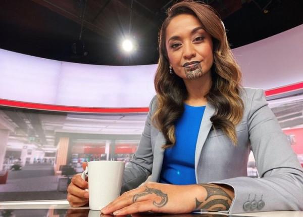 擁有毛利臉部傳統刺青主持人，成為第一個紐西蘭黃金時段新聞主播