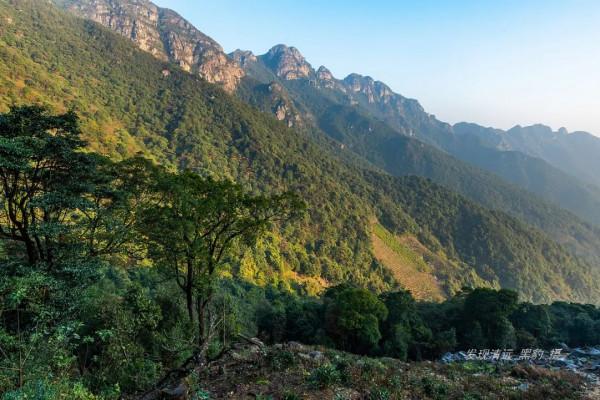 廣東最具魅力的四峰連穿徒步線路——“黃梅雪後”