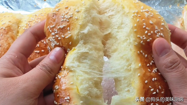 全家都愛吃的麵包,不用揉麵,不用出膜,出爐柔軟又拉絲,太香了 全家都愛吃的麵包,不用揉麵,不用出膜,出爐柔軟又拉絲,太香了