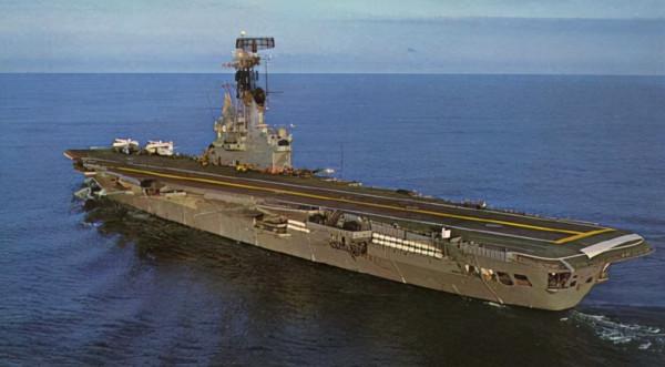 最屈辱的航母-家門戰爭中龜縮在港不敢出戰