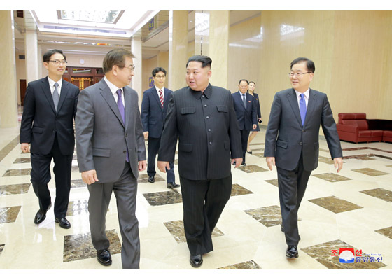 韓方“關鍵人物”訪華面見楊潔篪,朝韓“終戰宣言”進展如何? 韓方“關鍵人物”訪華面見楊潔篪,朝韓“終戰宣言”進展如何?