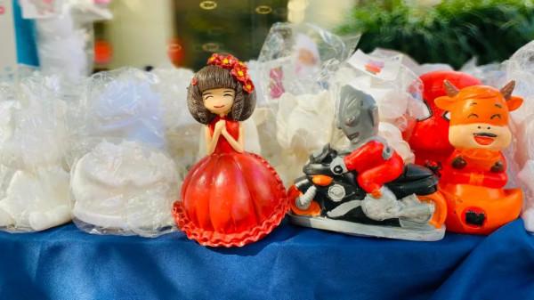 泰晤士小鎮辦起了集市