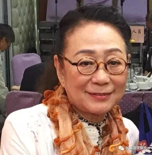 72歲“梅超風”的近照曝光，精神矍鑠身體硬朗，為何一生未嫁？