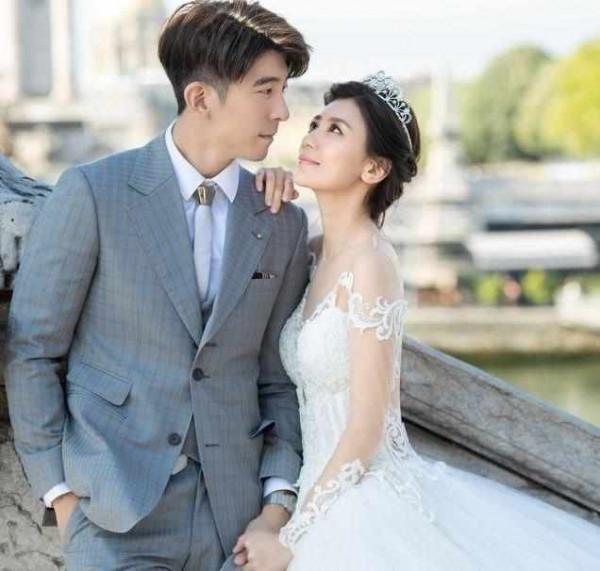 賈靜雯修杰楷攜大女兒走機場,母女倆穿同款短款,媽媽比女兒更白 賈靜雯修杰楷攜大女兒走機場,母女倆穿同款短款,媽媽比女兒更白