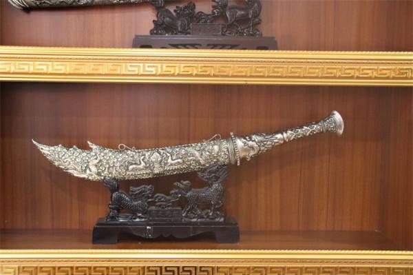 有著百年曆史的香格里拉藏家卡卓刀