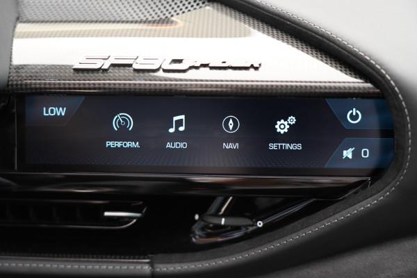 體驗法拉利SF90 Spider，千匹馬力敞篷混動超跑，2.5秒即可破百